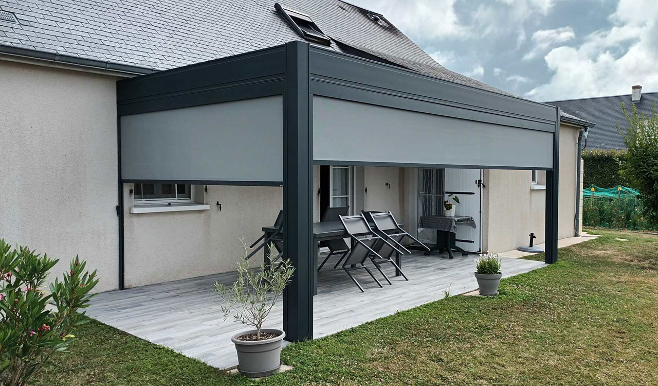 Pergola design à toiture rétractable à Esvres-sur-Indre (37)